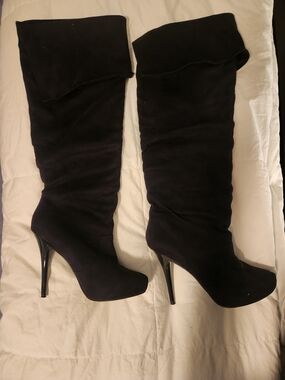 Michael Antonio (Henderson black suede size 6.5) Over the knee Slouch Boots